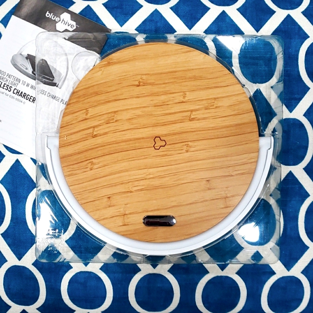 🔥 3/$40 🔥 Blue Hive Wireless Charger